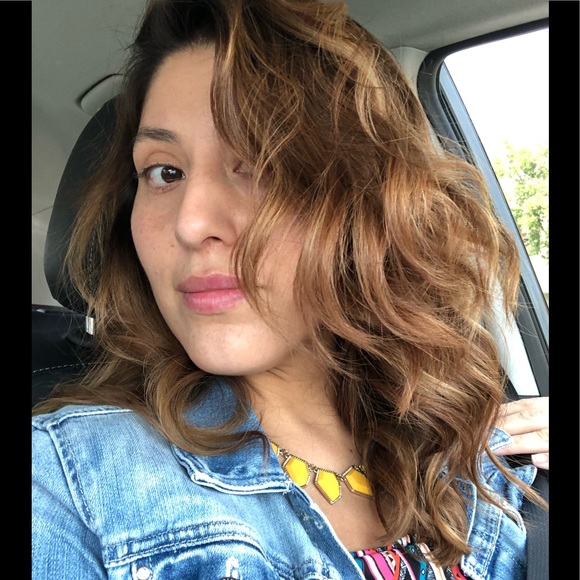 Meet your Posher, Donna - Picture 2 of 2